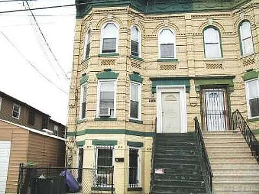 Rented by Makover Group Inc | media 3