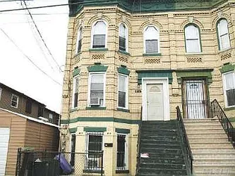 Rented by Makover Group Inc