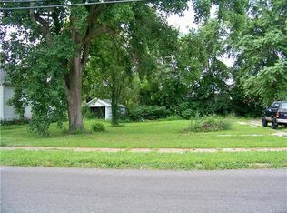 210 W 1st South St, Carlinville, IL 62626