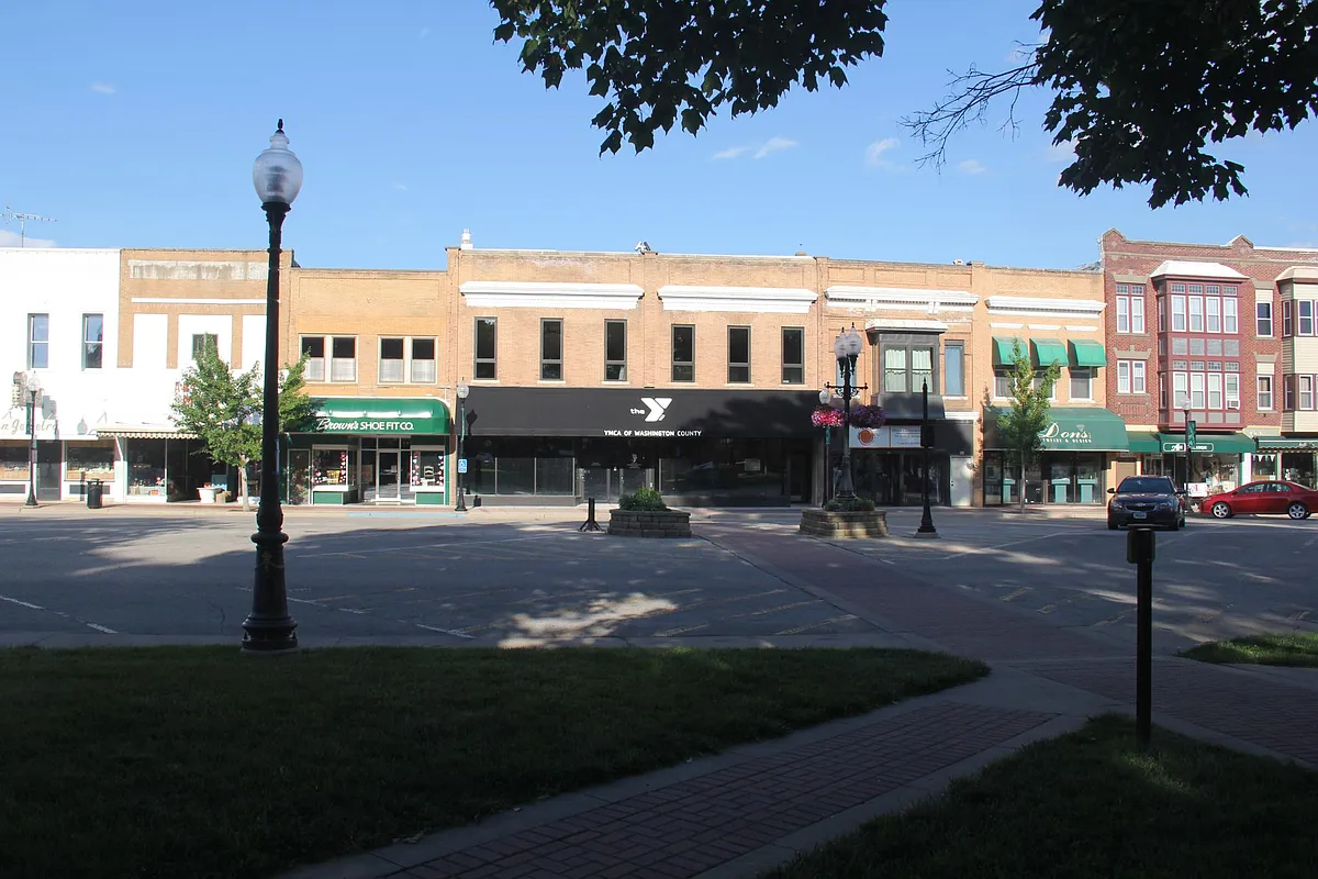 Building Photo - 110 S Iowa Ave #3