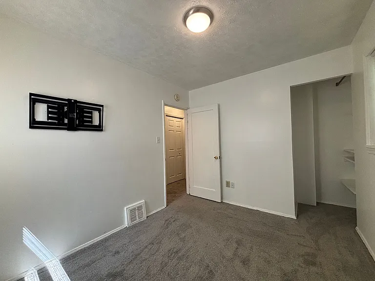 717 Jefferson Rd — Photo 14