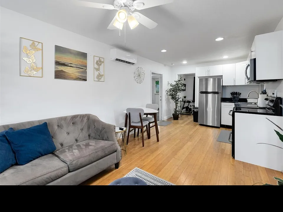 921 Pinegrove Ave #B