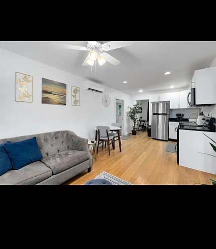 921 Pinegrove Ave Photo 1