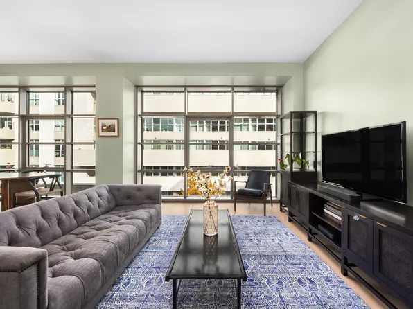 138 North Tenth Street image 2 of 14