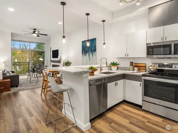 521 7th Avenue #303, Kirkland, WA 98033