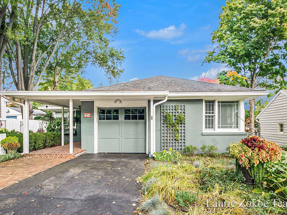2253 Tremont Blvd NW, Grand Rapids, MI 49504 Zillow
