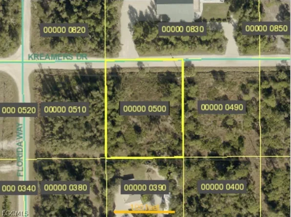 7085 Kreamers Dr, Bokeelia, FL 33922