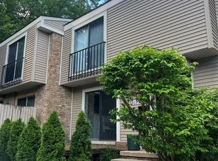 1403 Oakbrook E #93, Rochester Hills, MI 48307