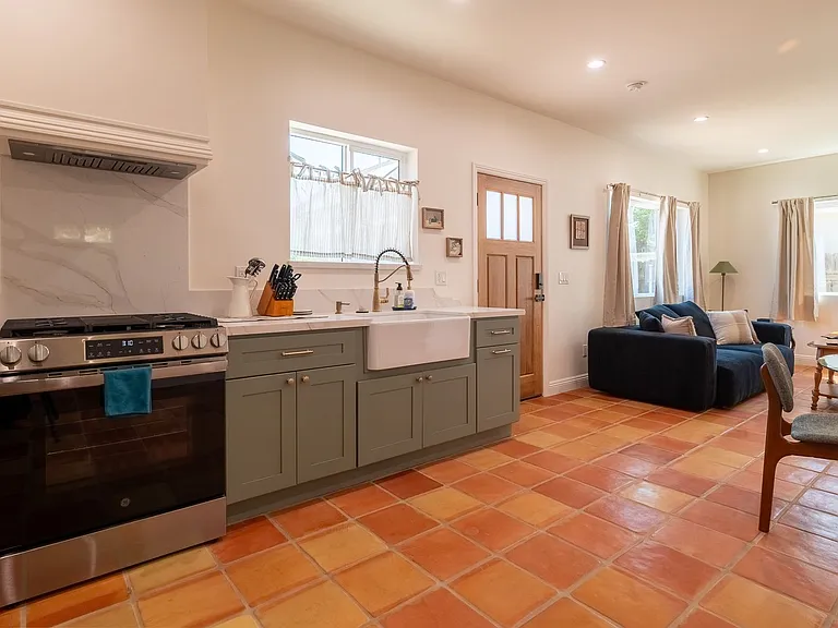 613 W Olive Ave #1 — Photo 47