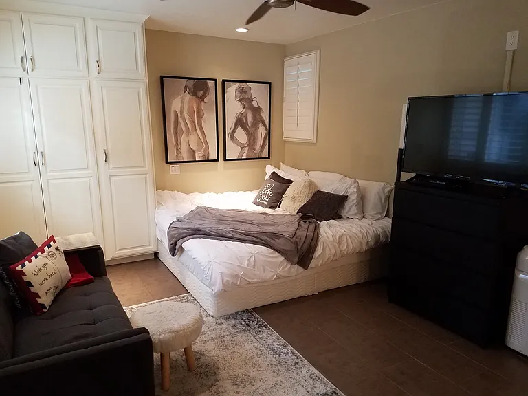 Studio bedroom