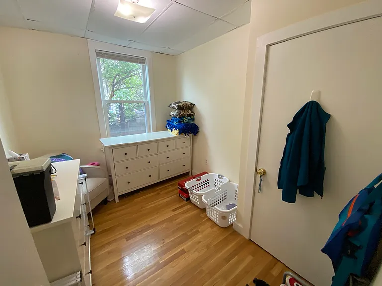 379 Windsor St #3 — Photo 8