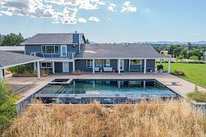 1st image of 22095 Los Robles Dr