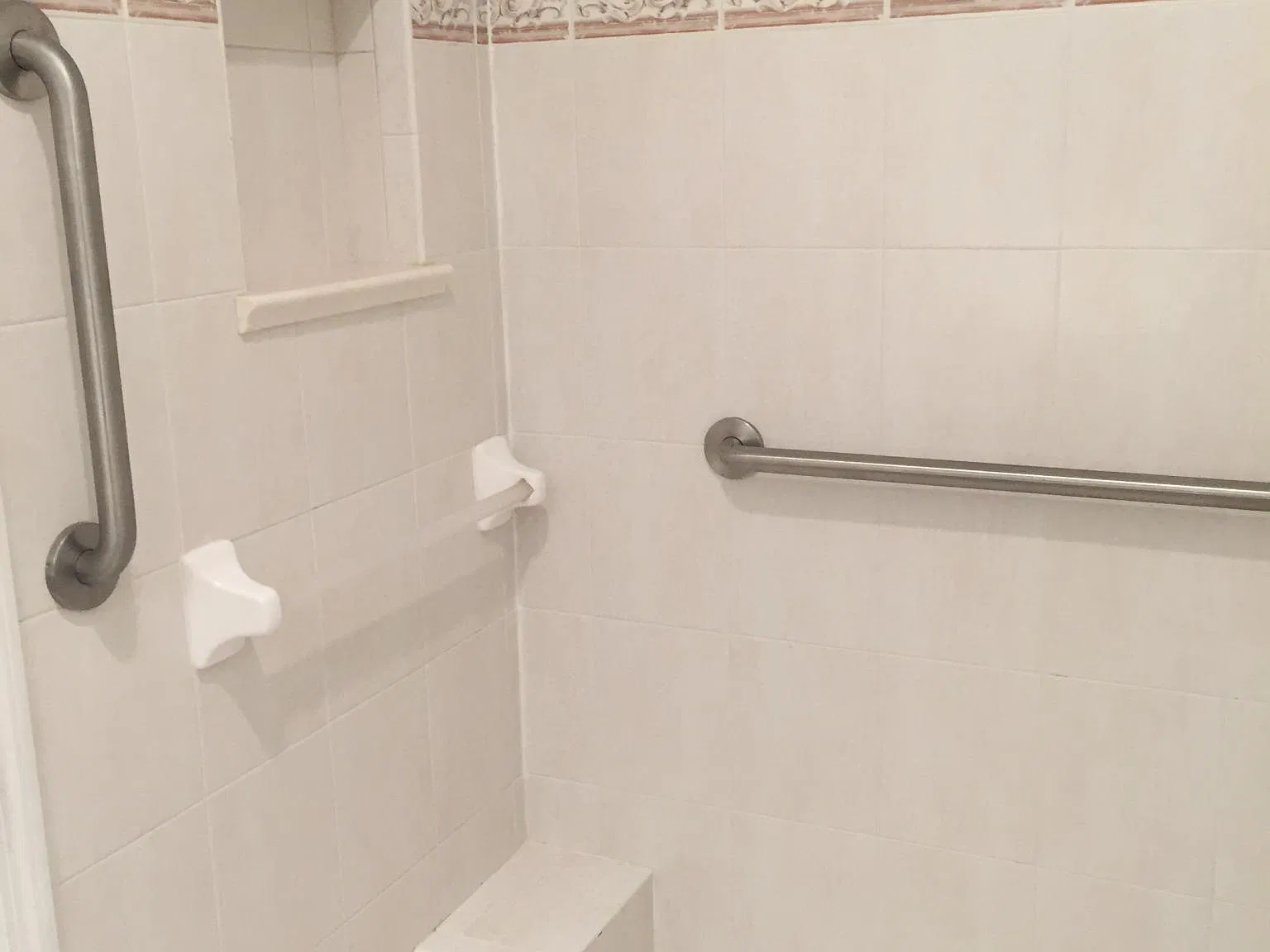 3 bed, 1600 sqft, $1,700 — Photo 3