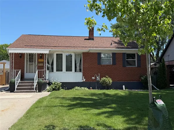 858 Laporte Ave, Windsor, ON N8S 3R4
