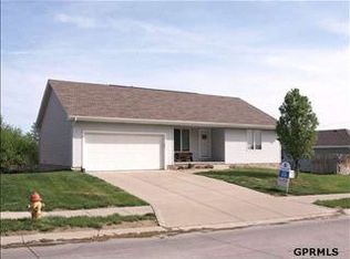 15608 Timberlane Dr, Omaha, NE 68136