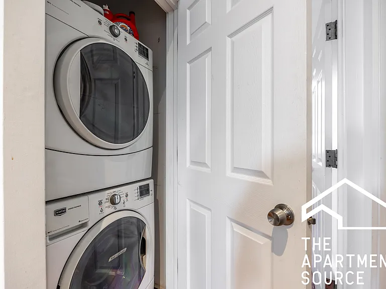 1820 S Throop St #2F — Photo 8