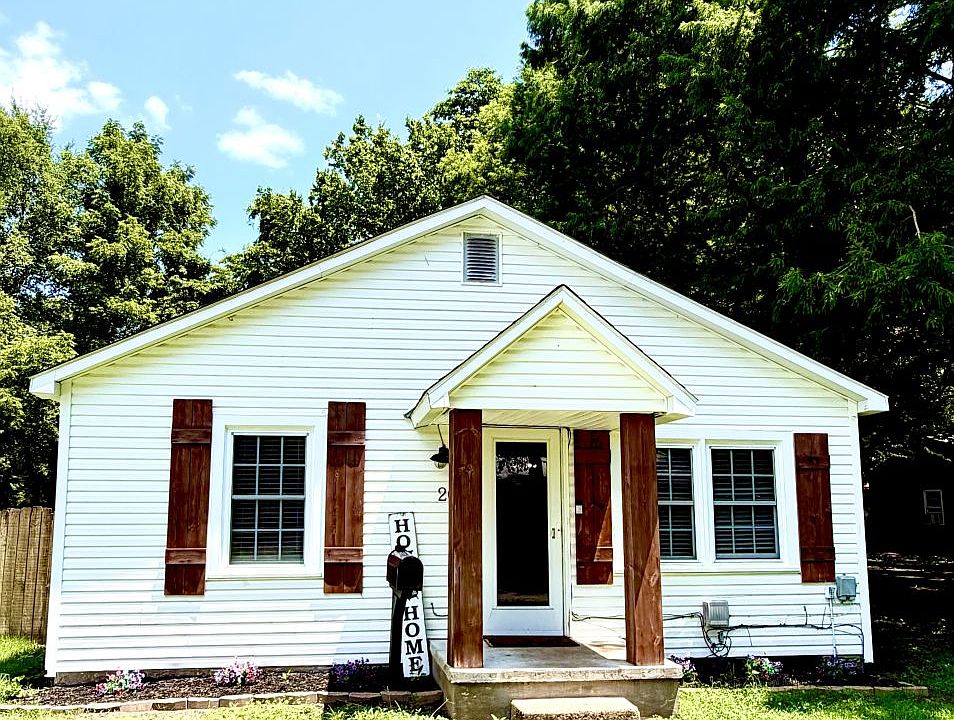 1st image of 205 Cranford St