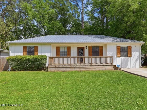 116 Oak Park Dr, Pearl, MS 39208