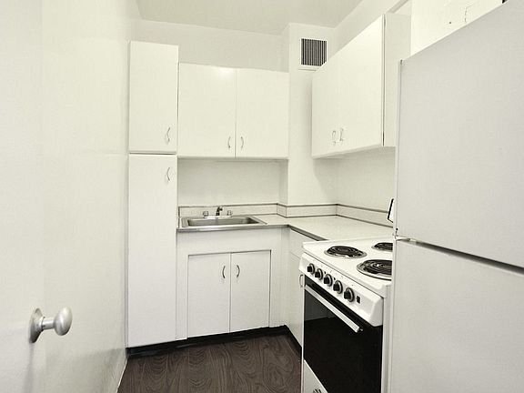4th image of 2 Tudor City Pl APT 8LS