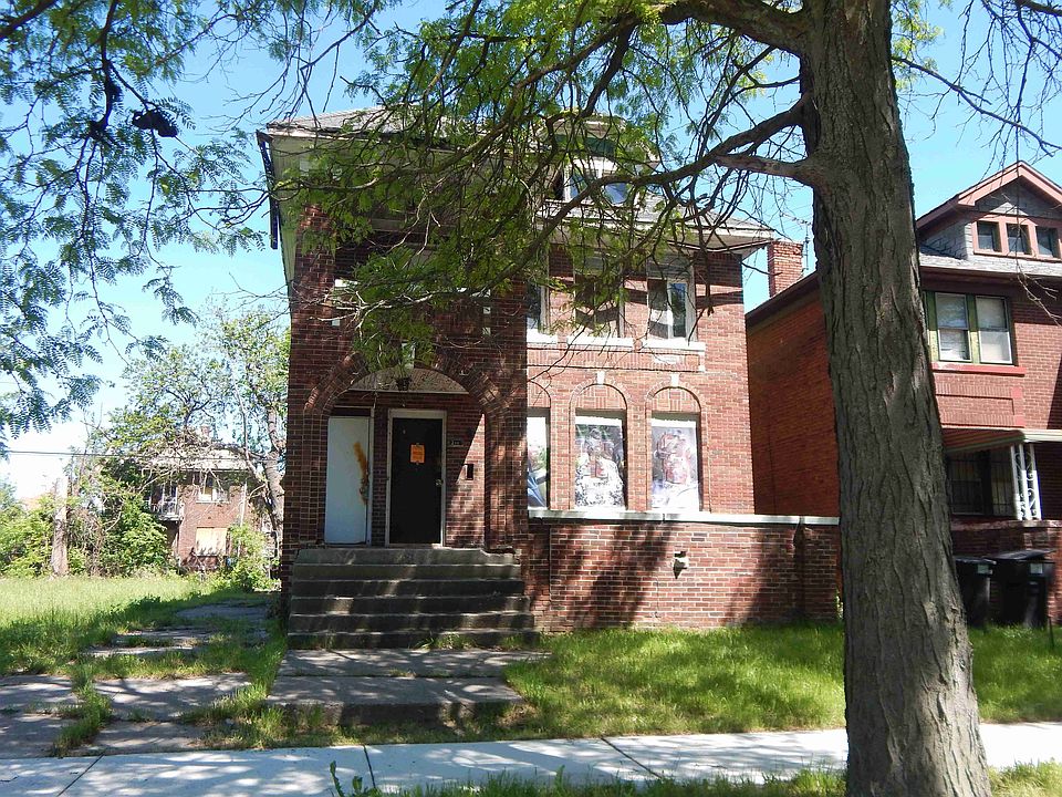 2708 Grand