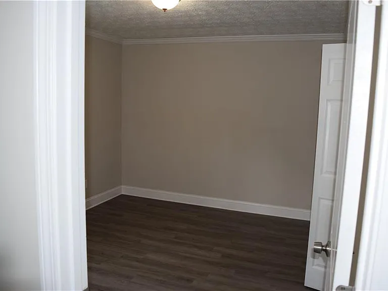 227 Goshen Ln — Photo 15