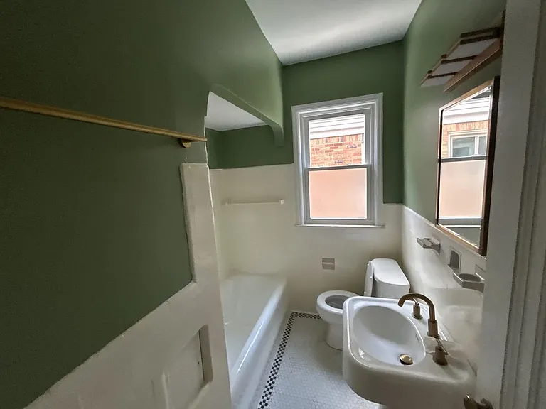 17409 Warrington Dr — Photo 2