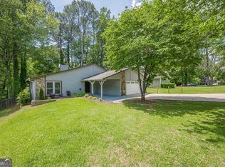 9985 Lake Forest Way, Roswell, GA 30076