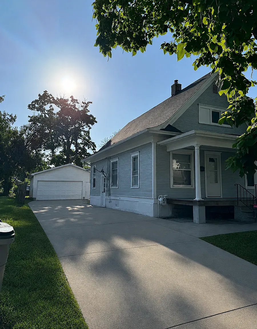 2 bed, 816 sqft, $1,499 — Photo 1