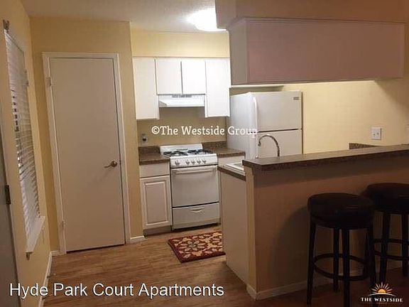3rd image of 302 W 38th St #014ad7408