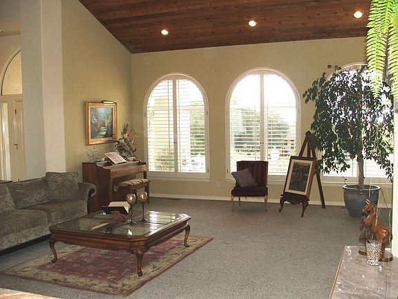 5th image of 5984 Oakhill Dr