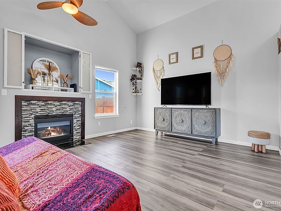 5th image of 1409 9th Avenue Ct SE