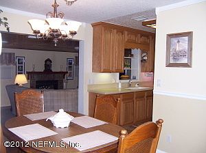 5th image of 4538 Begbie Dr
