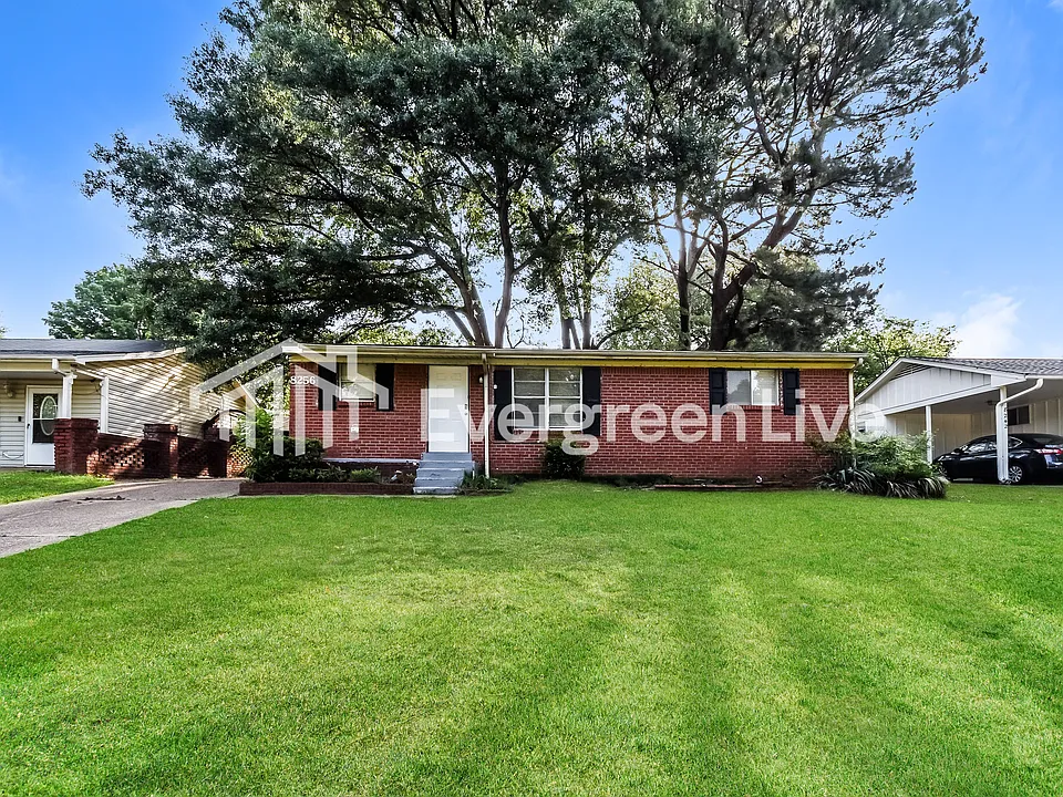 8256 Southaven Cir W