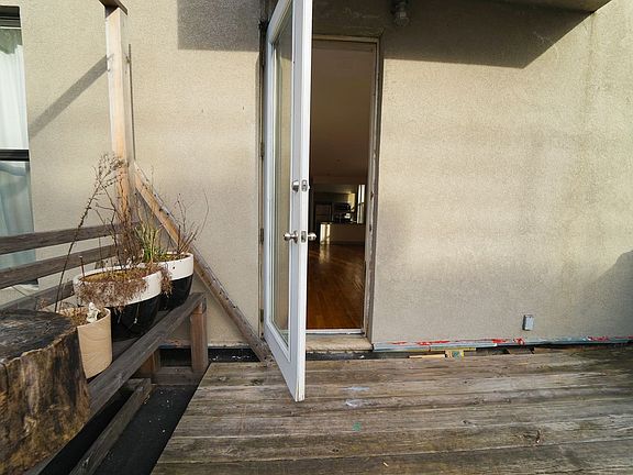2nd image of 41 Kosciuszko St APT 323