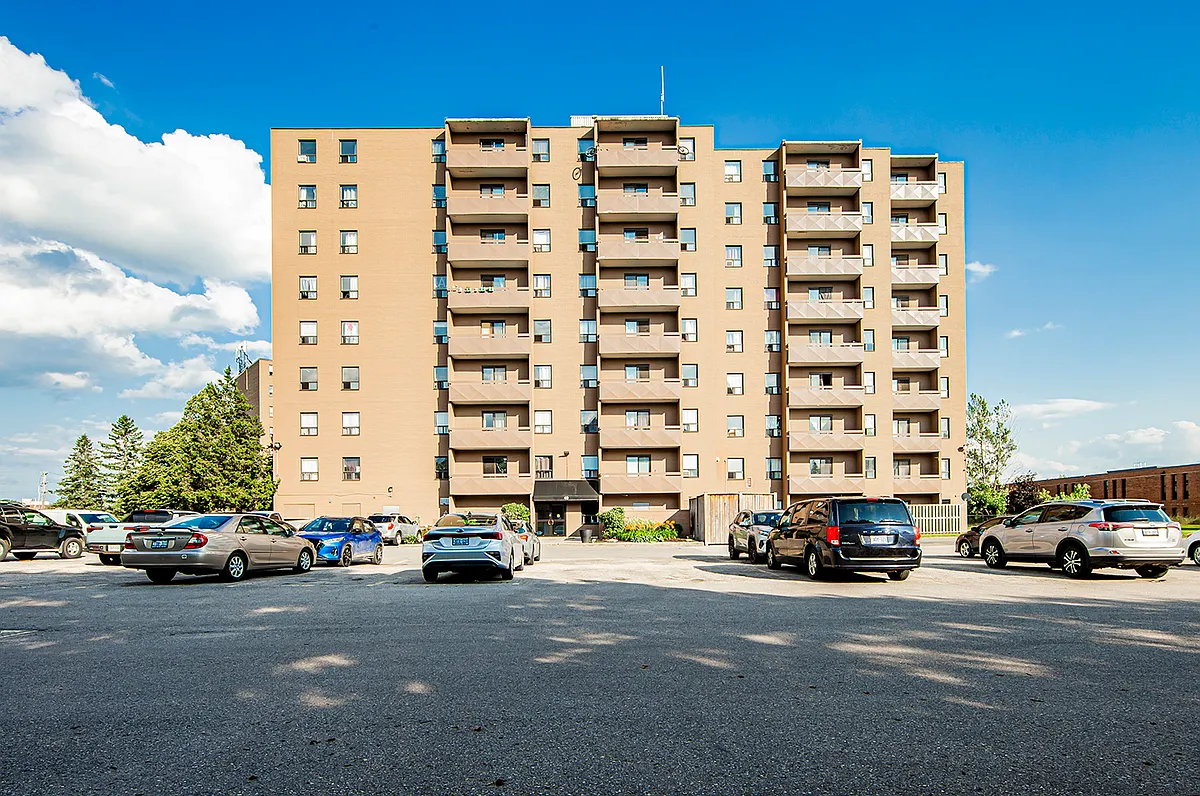 27 Vanier Drive — Photo 2