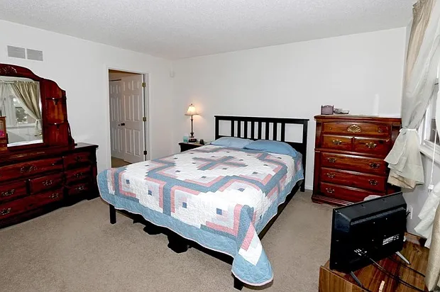 3 bed, 2100 sqft, $2,275 — Photo 4