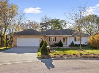 1837 Victoria Rd S, Mendota Heights, MN 55118