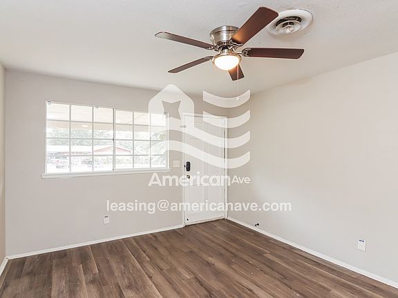 1838604_002_living_room_3.jpg