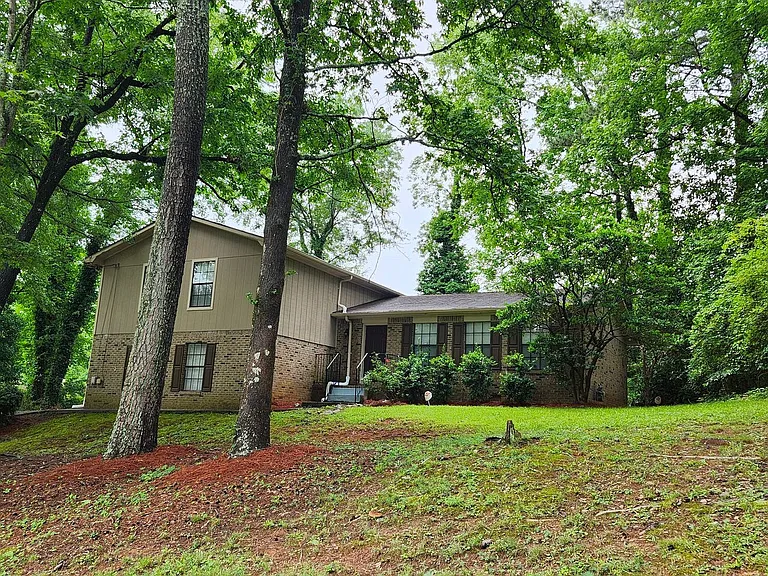 4011 Pinehurst Pl — Photo 1