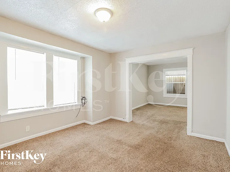 1603 Elmwood Ave — Photo 7