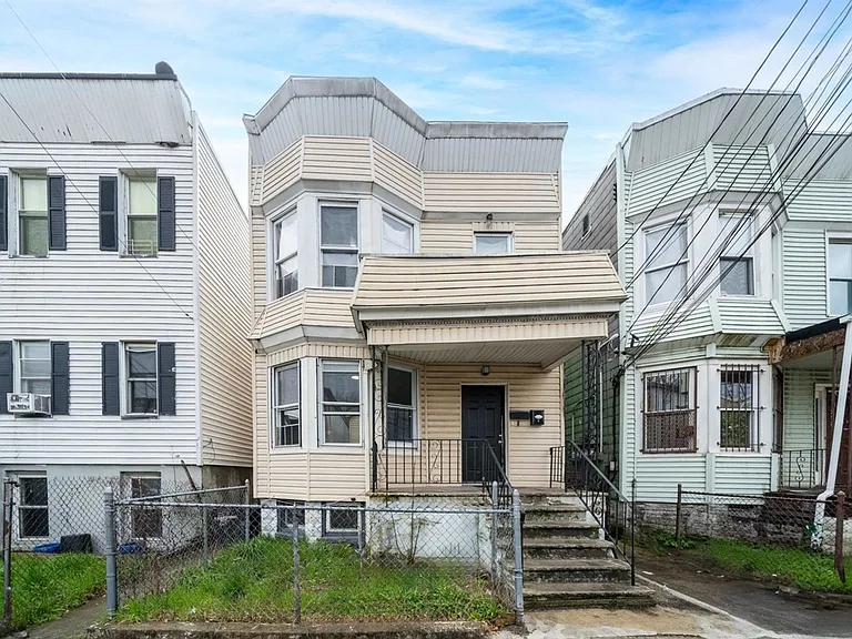207 Armstrong Ave #2 — Photo 20