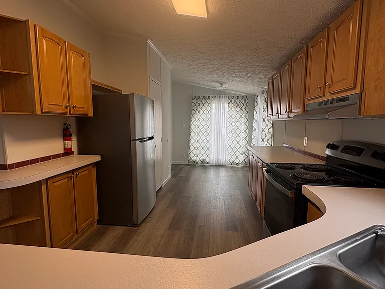 305 Hammond St — Photo 11
