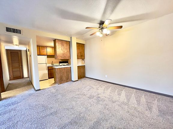 3rd image of 633 Robert St S APT 107