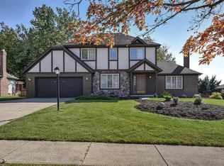 9521 Yvonne Dr, North Royalton, OH