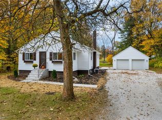 916 Renninger Rd, Akron, OH 44319