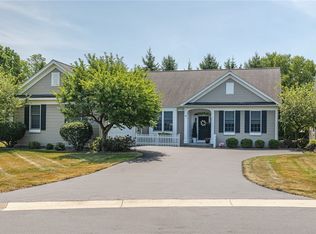 18 Mid Ponds Ln, Pittsford, NY 14534
