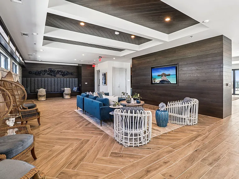 Surfside at Sapphire Bay — Photo 31