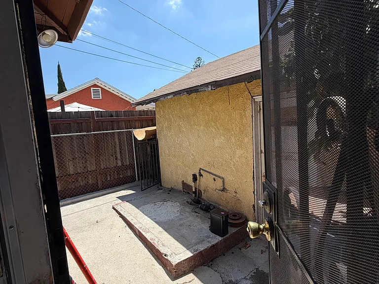 114 S Fresno St — Photo 51
