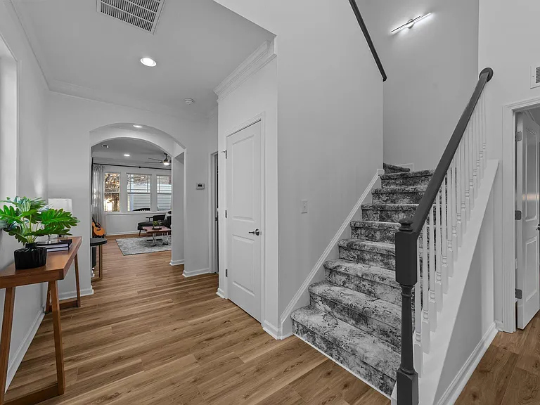 1536 Crafton Way — Photo 14