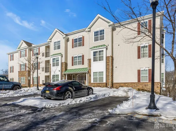 17 Stock Ct, Old Bridge, NJ 08857